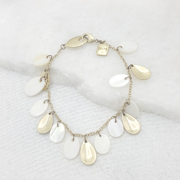 Chaps White Petal Bracelet - Picture 2 of 5